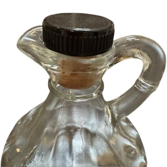 Small Clear Glass Oil/Vinegar Cruet With Handle & Black Screw Cap - Picture 3 of 10